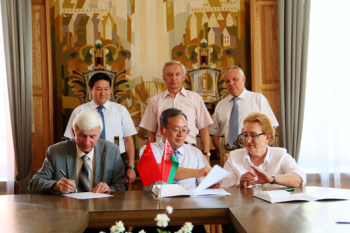 秦先生艺校小琴声太大被投诉与白俄罗斯国立大学签署“中-白新材料联合研究中心”合作协议